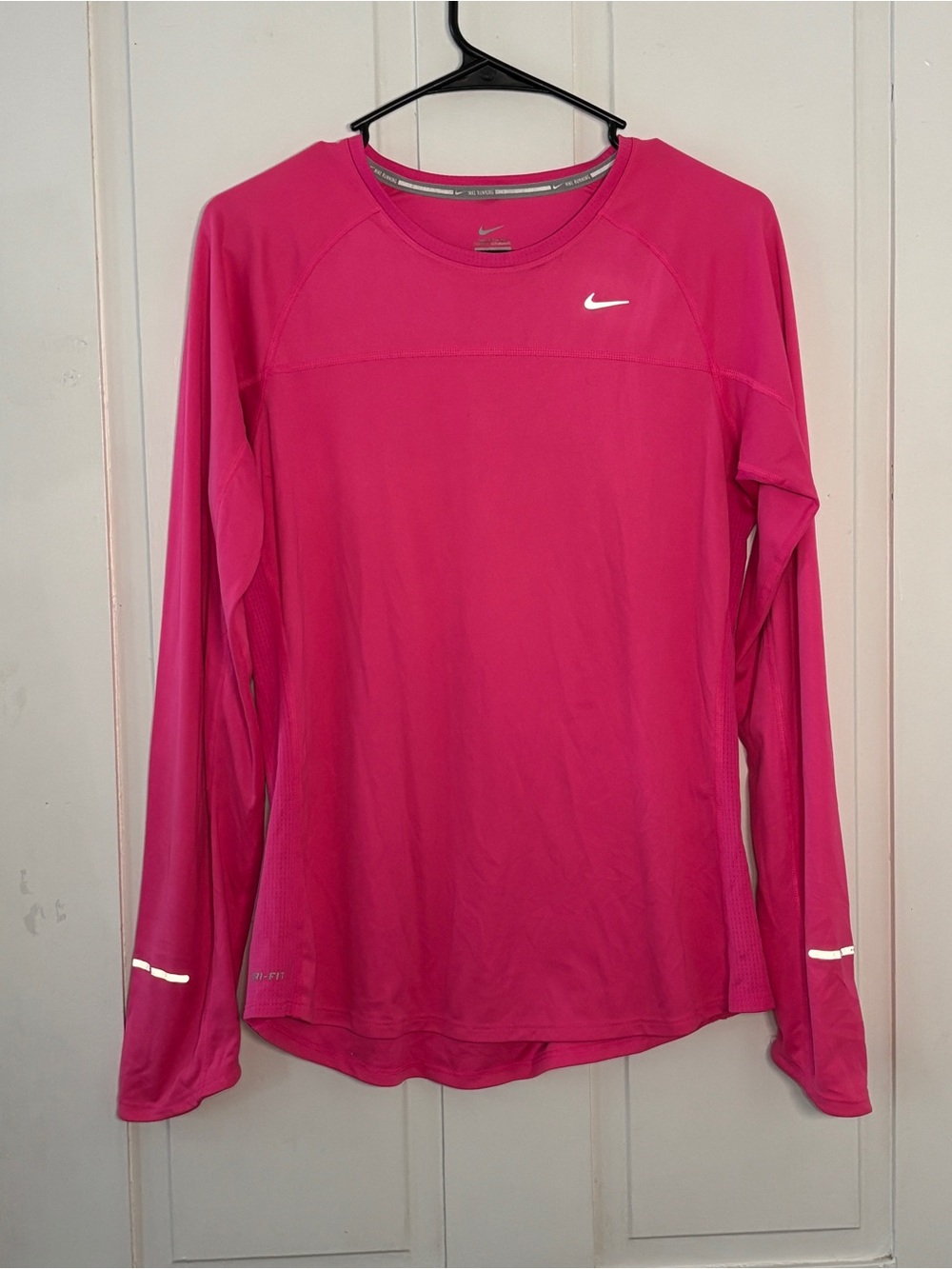 Nike Womens Long-Sleeve Dri-FIT Moisture Wicking Reflective Running Top Hot Pink